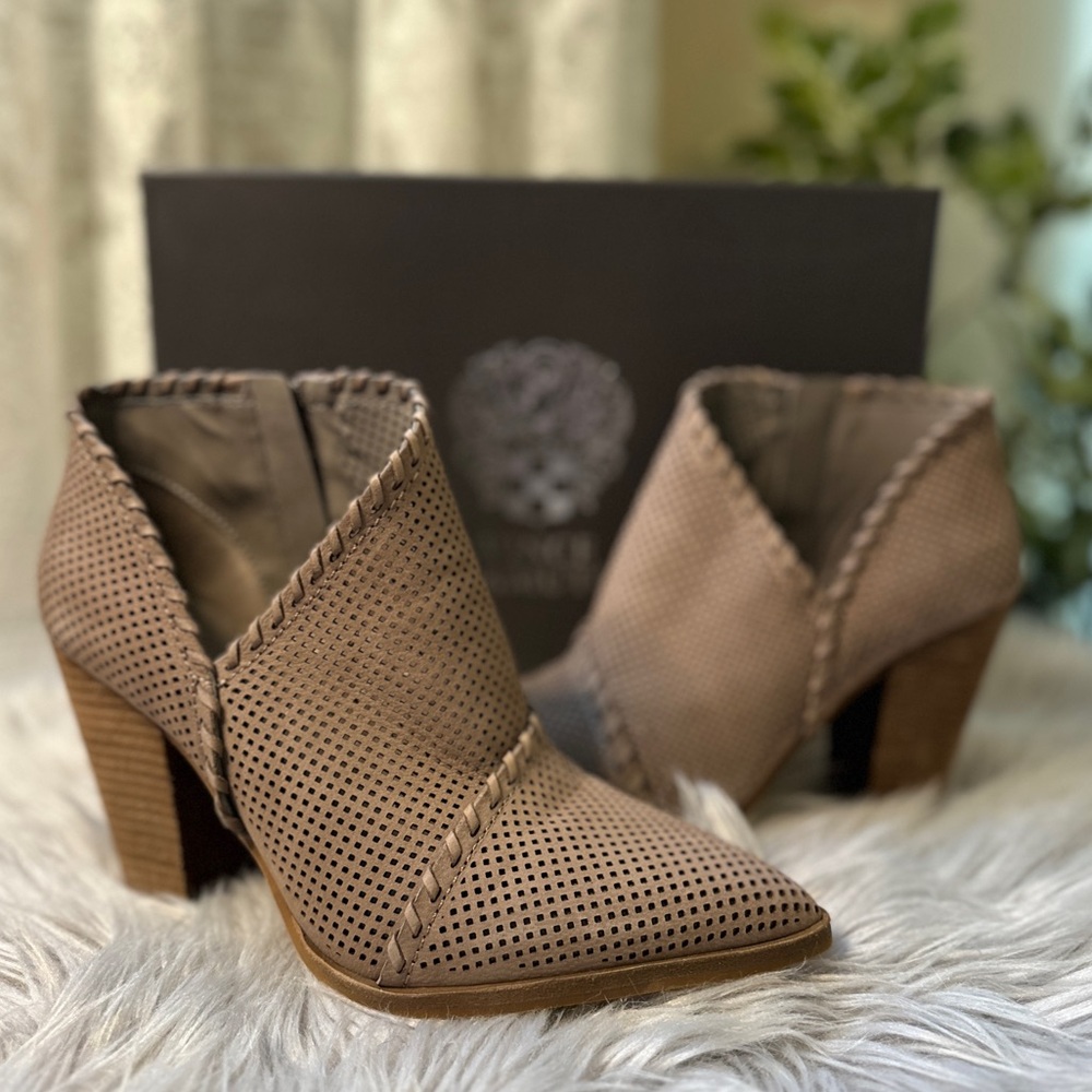 Vince Camuto Lamorna Booties